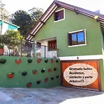 Gramado Suites Residence possui 5 quartos e 5 banheiros