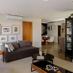 Cobertura Duplex com Piscina Aquecida, próximo aos museus