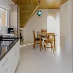 Apartamento No Centro De Gramado Com Lareira