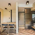 Studio 303 No Vita Boulevard