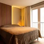 Rosa Edificio Residencial Borges