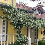Apartamentos Sulla Collina Centro de Gramado localizado próximo da rua Coberta