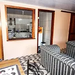 Gramado Suites Residence possui 5 quartos e 5 banheiros