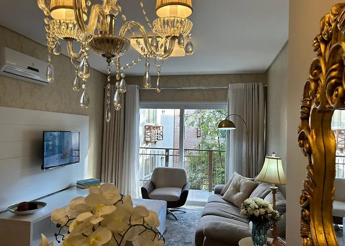 Apto Impecavel Com Piscina Aquecida E Jacuzzi
