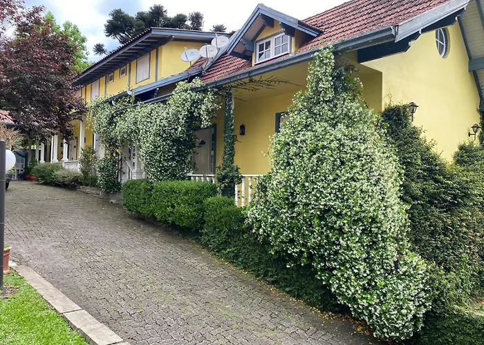 Apartamentos Sulla Collina Centro de Gramado localizado próximo da rua Coberta