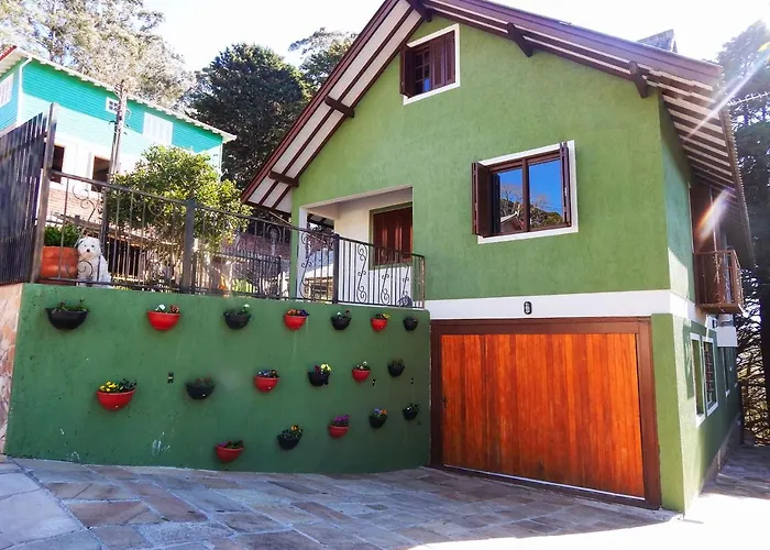 Gramado Suites Residence possui 5 quartos e 5 banheiros
