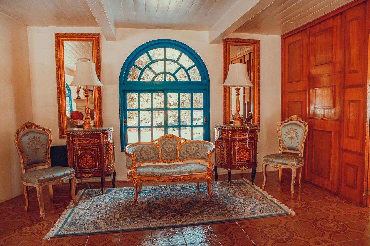 Palace 3*