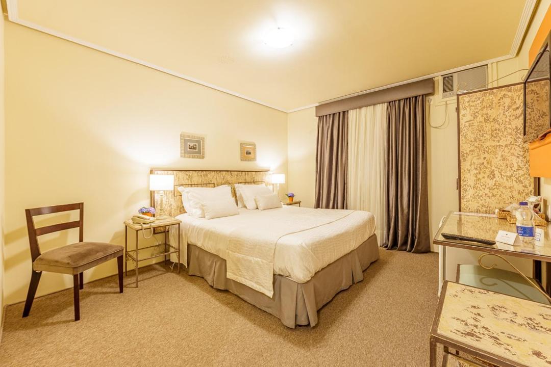 Le Chateau Hotel