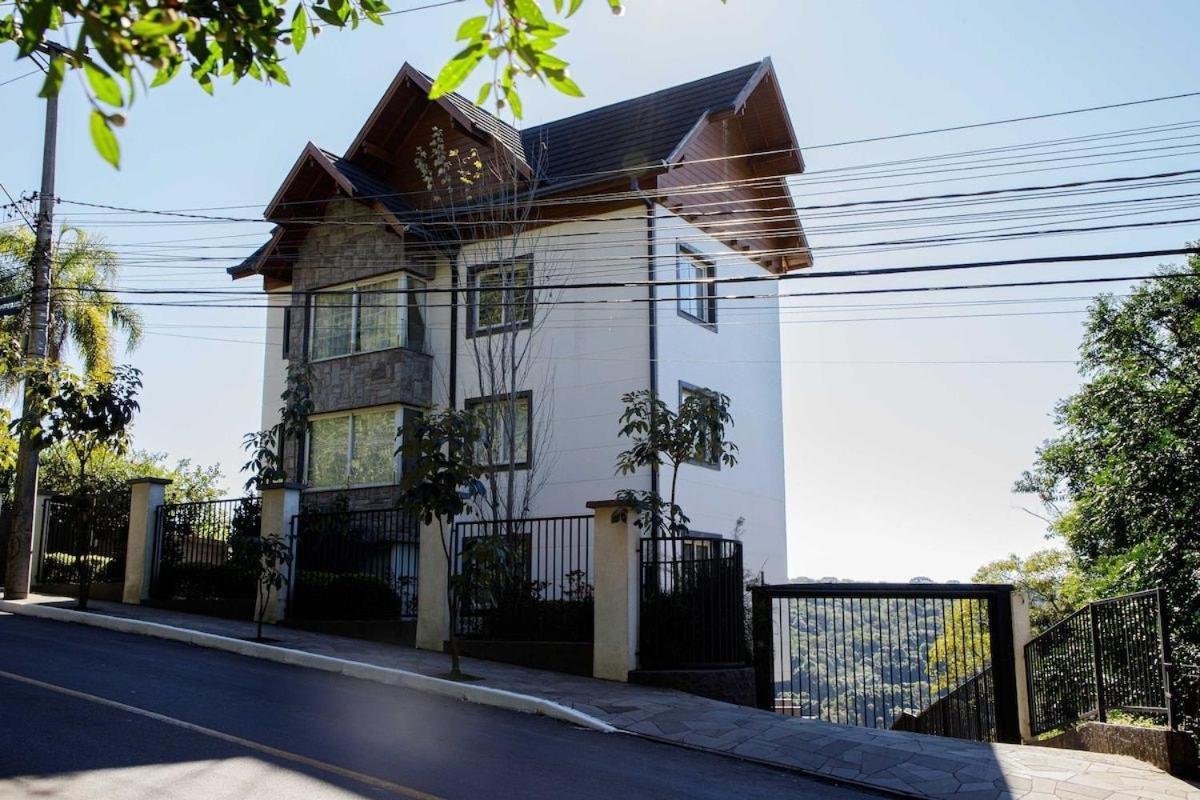 5 Pessoas Em Apartamento Gramado