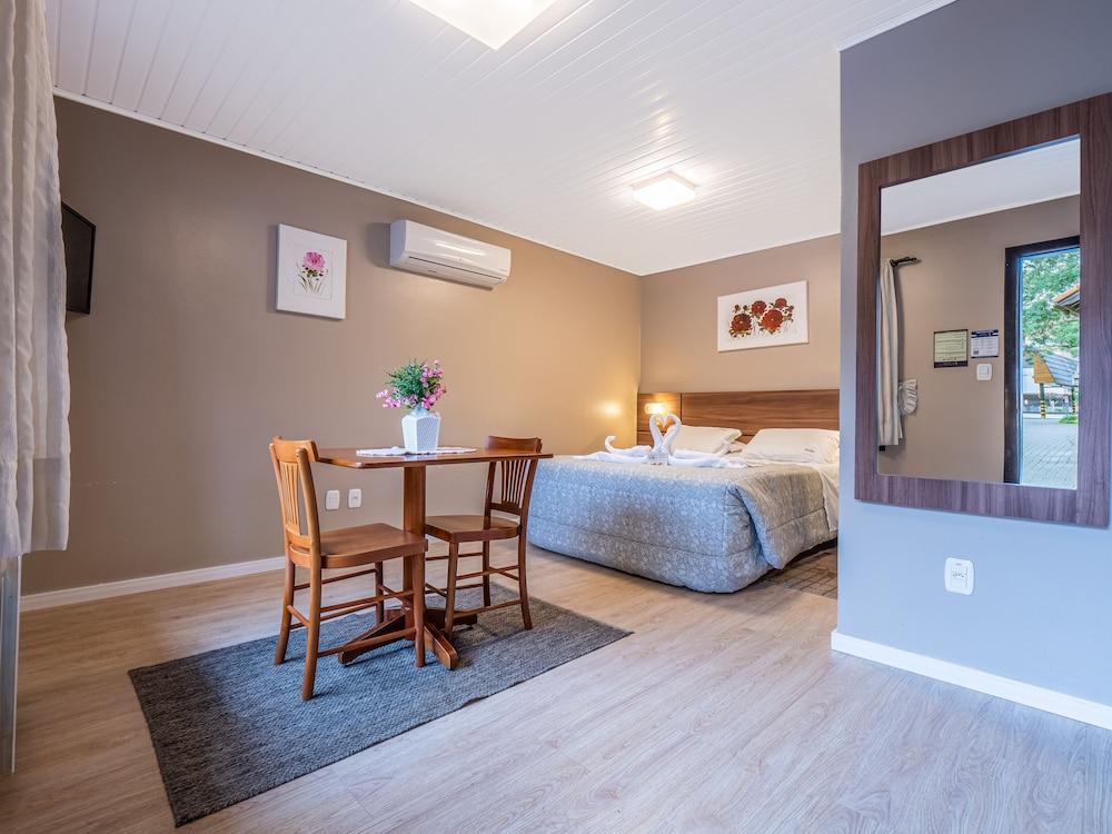 Hotel Fioreze Quero Quero 4*