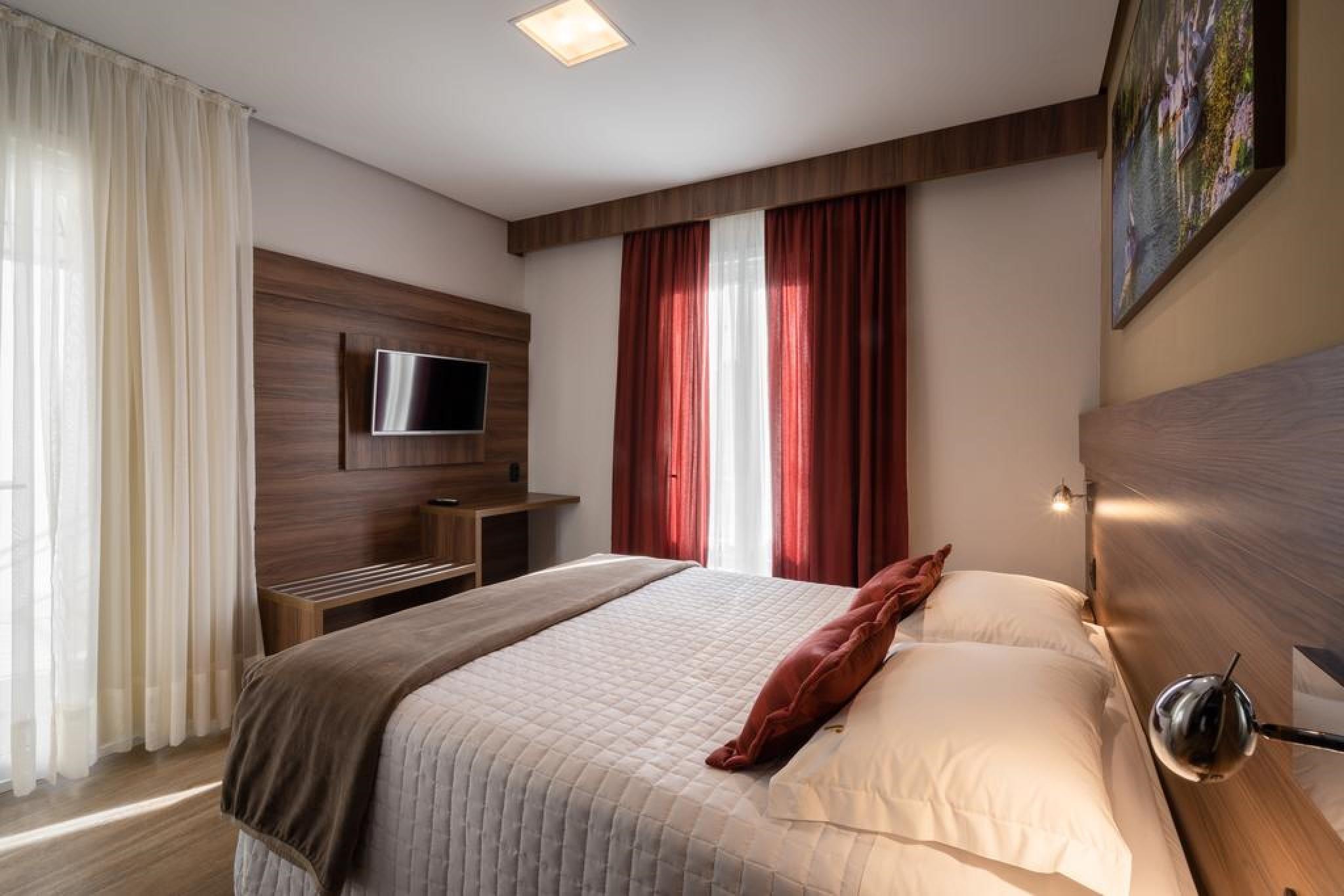 Fioreze Centro Hotel 4*