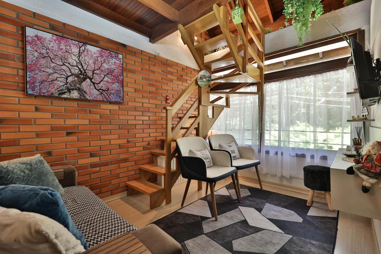 Apartamento Duplex Tranquilo Pertinho Do Gramado