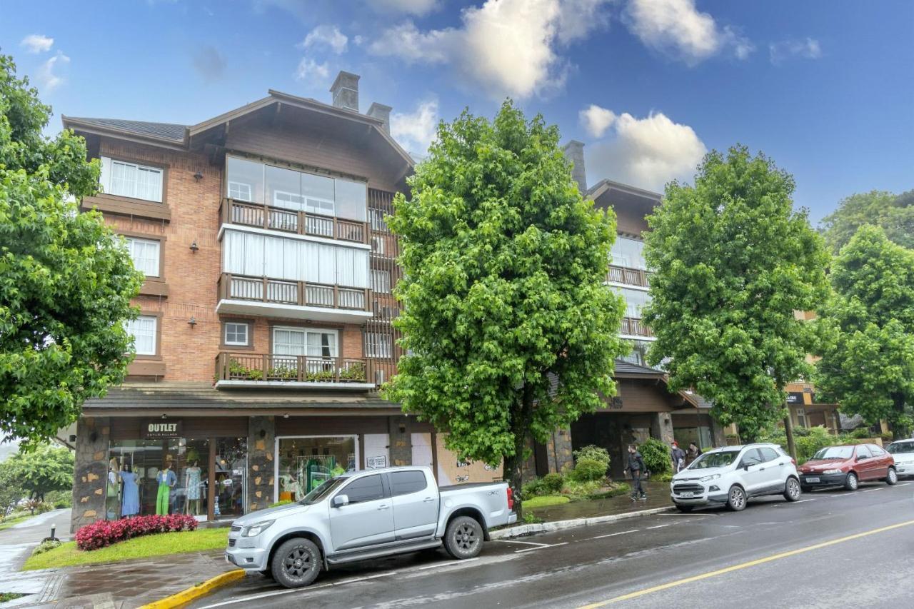 Rosa Edificio Di Pietro