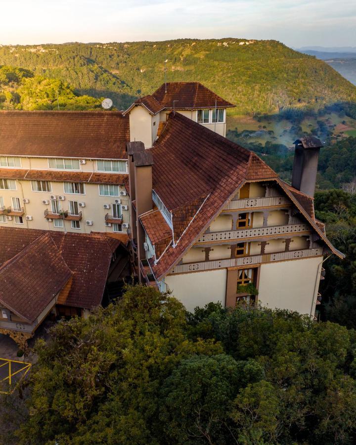 Hotel Bella & 4*
