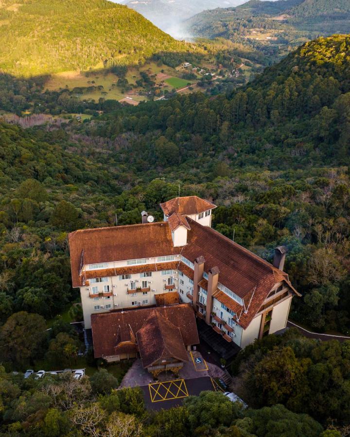 Hotel Bella & 4*