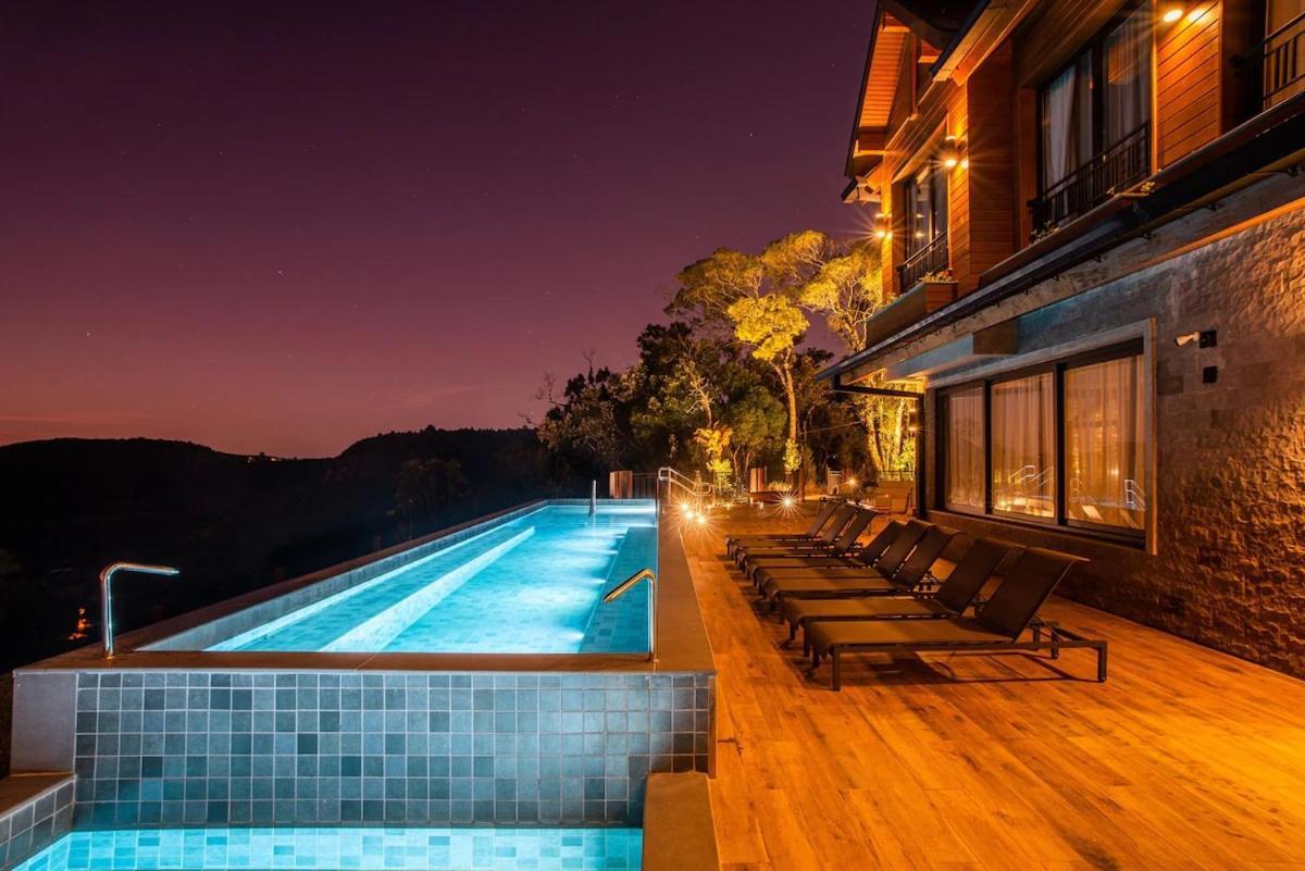 Chateau Du Golden Lagheto Hotel 4*