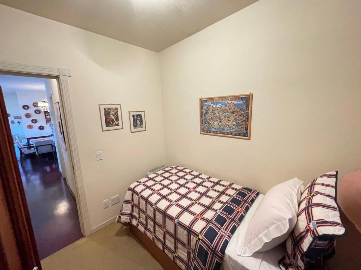 Apartamento No Centro De 200 Metros Da Rua Coberta Apartamento *