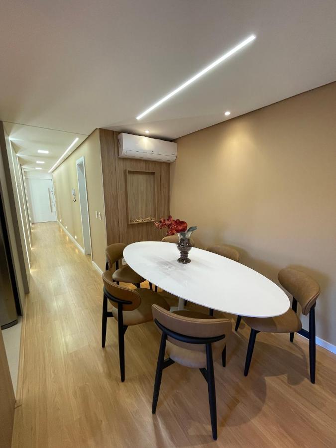 Espetacular, 2 Suites, A 30m Da Rua Coberta Apartamento Gramado