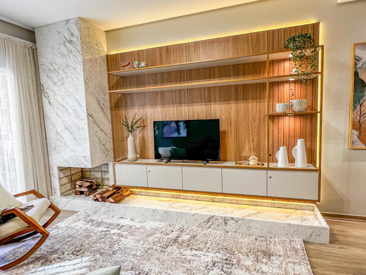 Apartamento Apto Moderno Com Lareira, Piscina Aquecida E Infra Completo Em Gramado