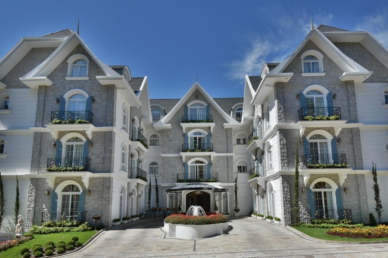Hotel Colline De France 4*