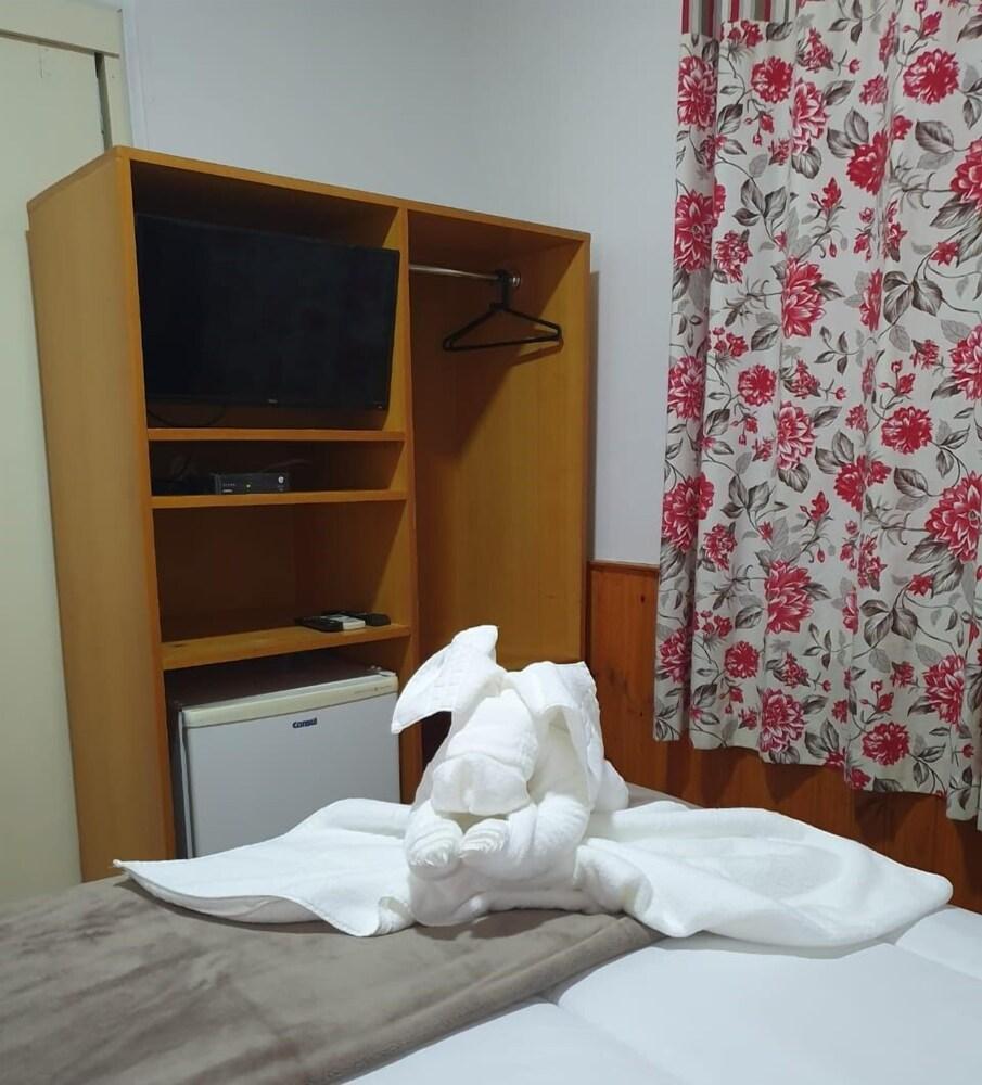 Pensão Aconchego Da Acacia 3*