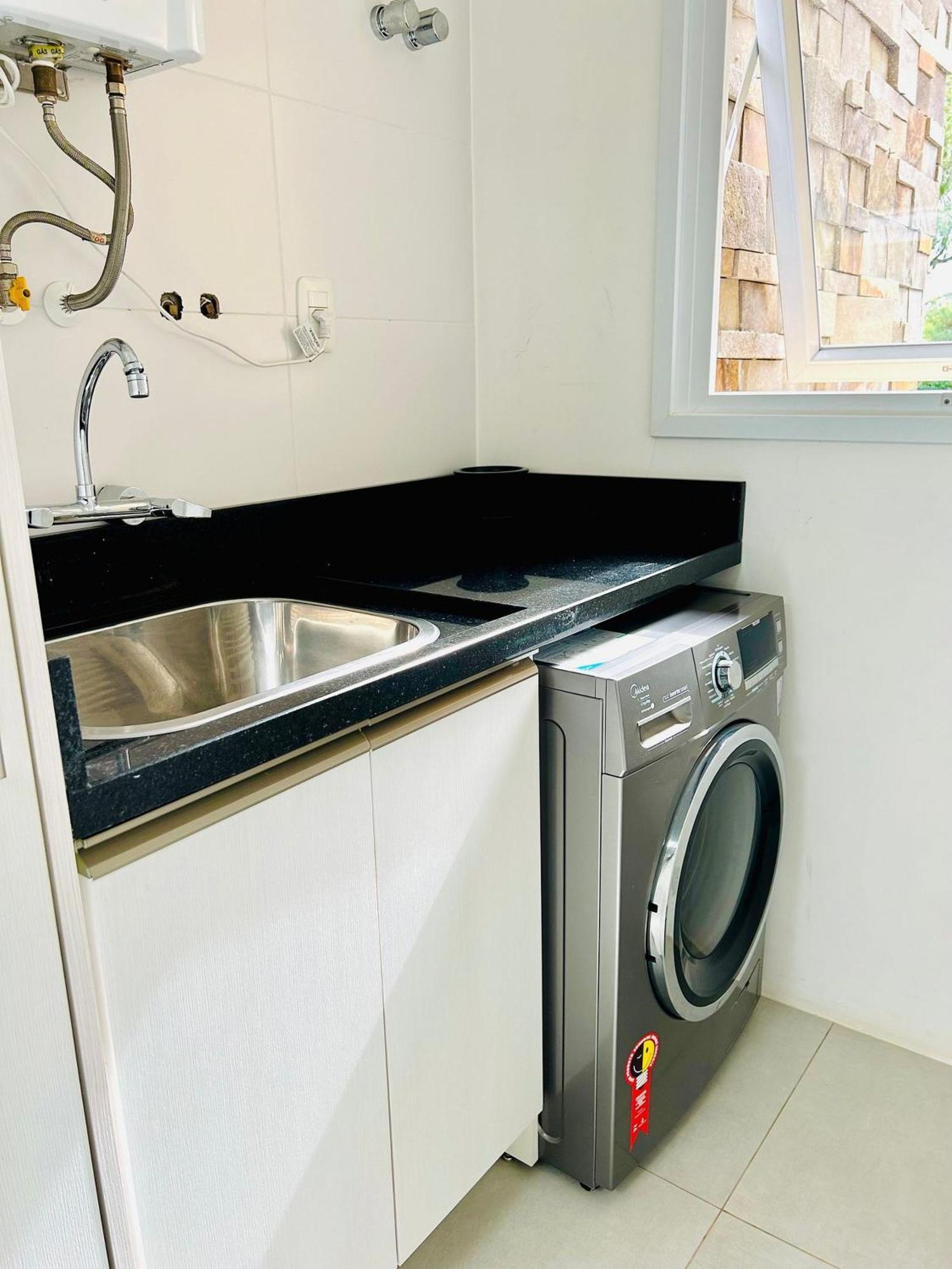 Apto Lindo E Completo Com Piscina E Jacuzzi *