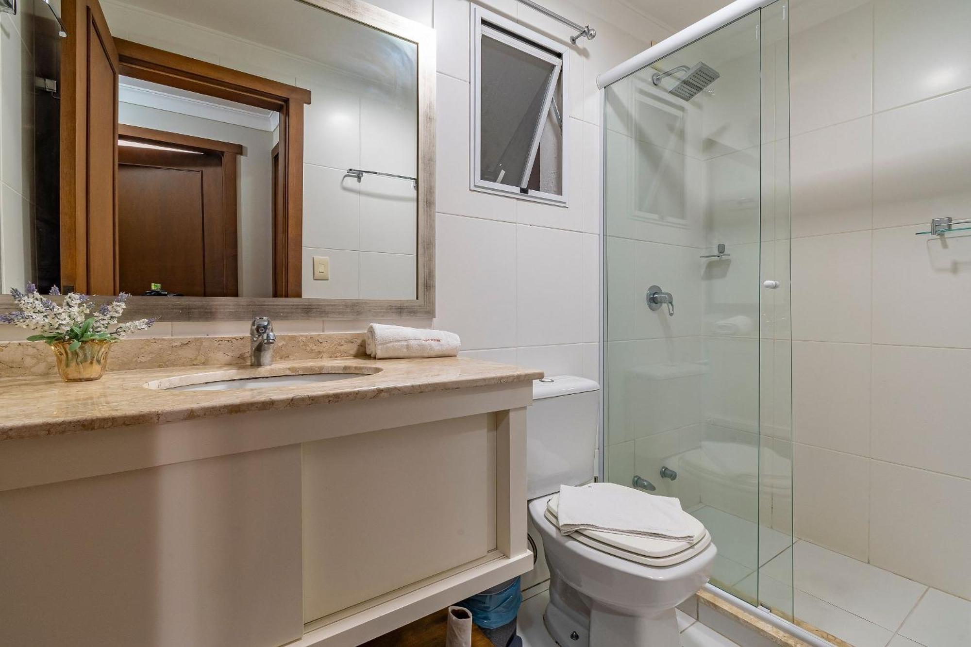 Apartamento 400 Metros, Rua Coberta Centro Di Pietro 409 Gramado