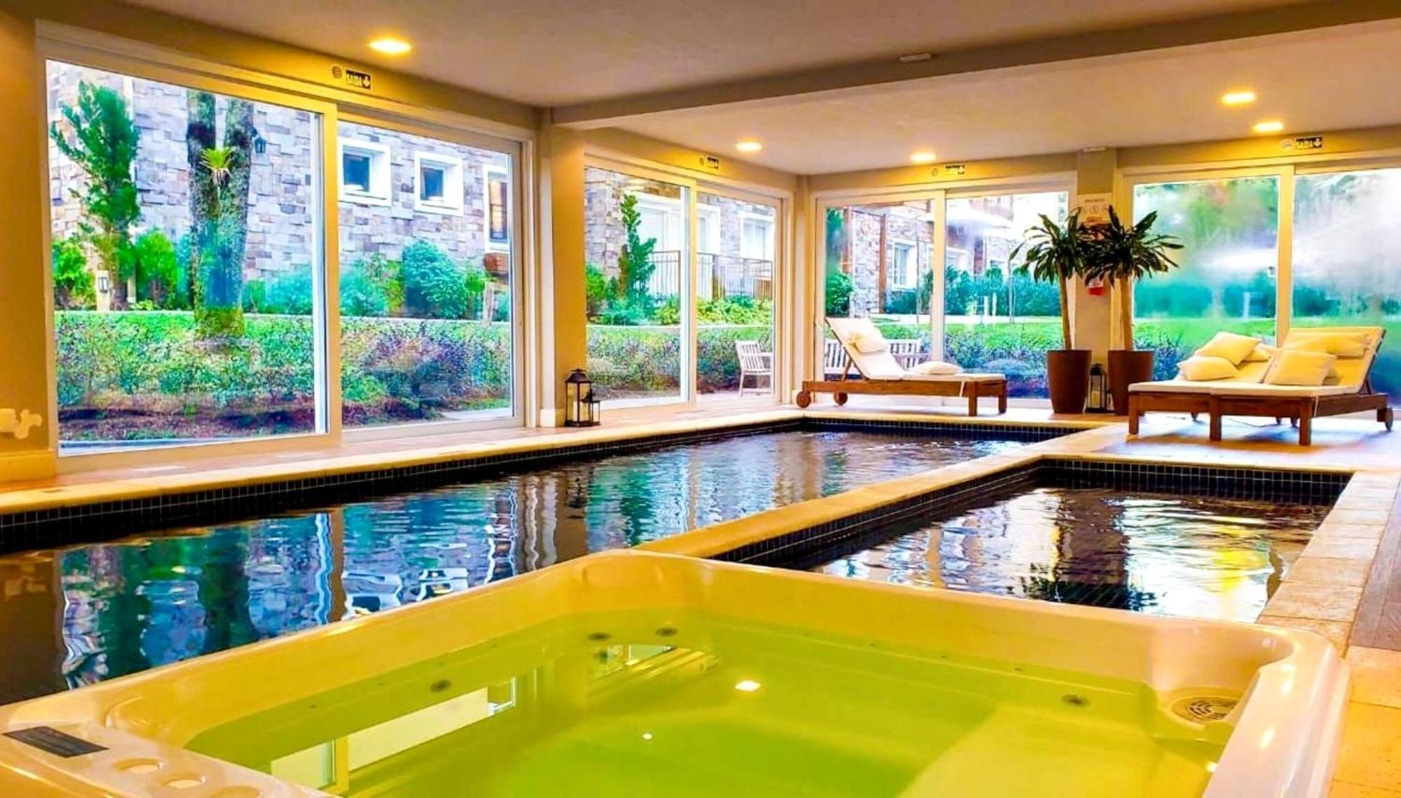 Apto Impecavel Com Piscina Aquecida E Jacuzzi