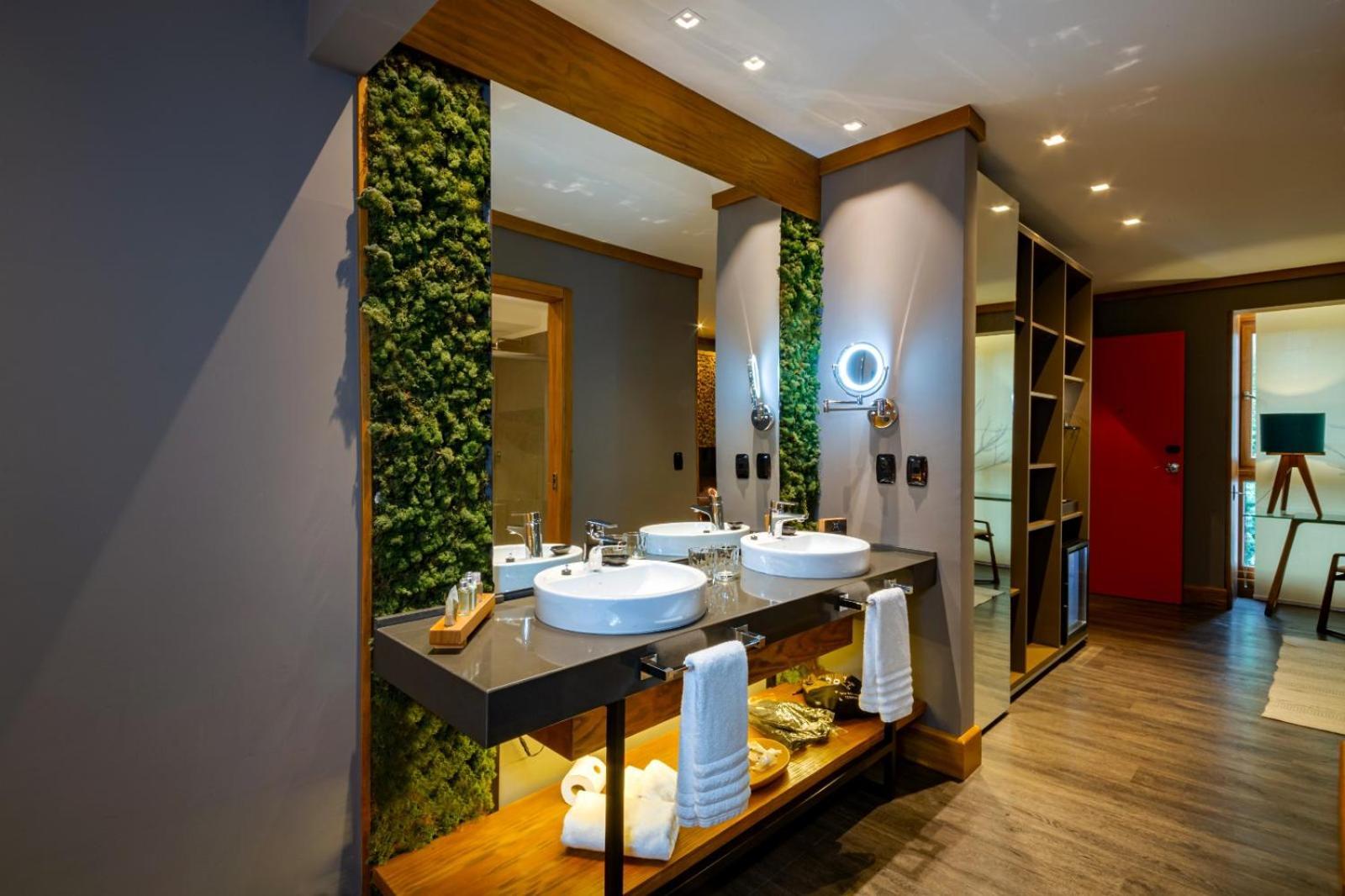 Hotel Wood 5*