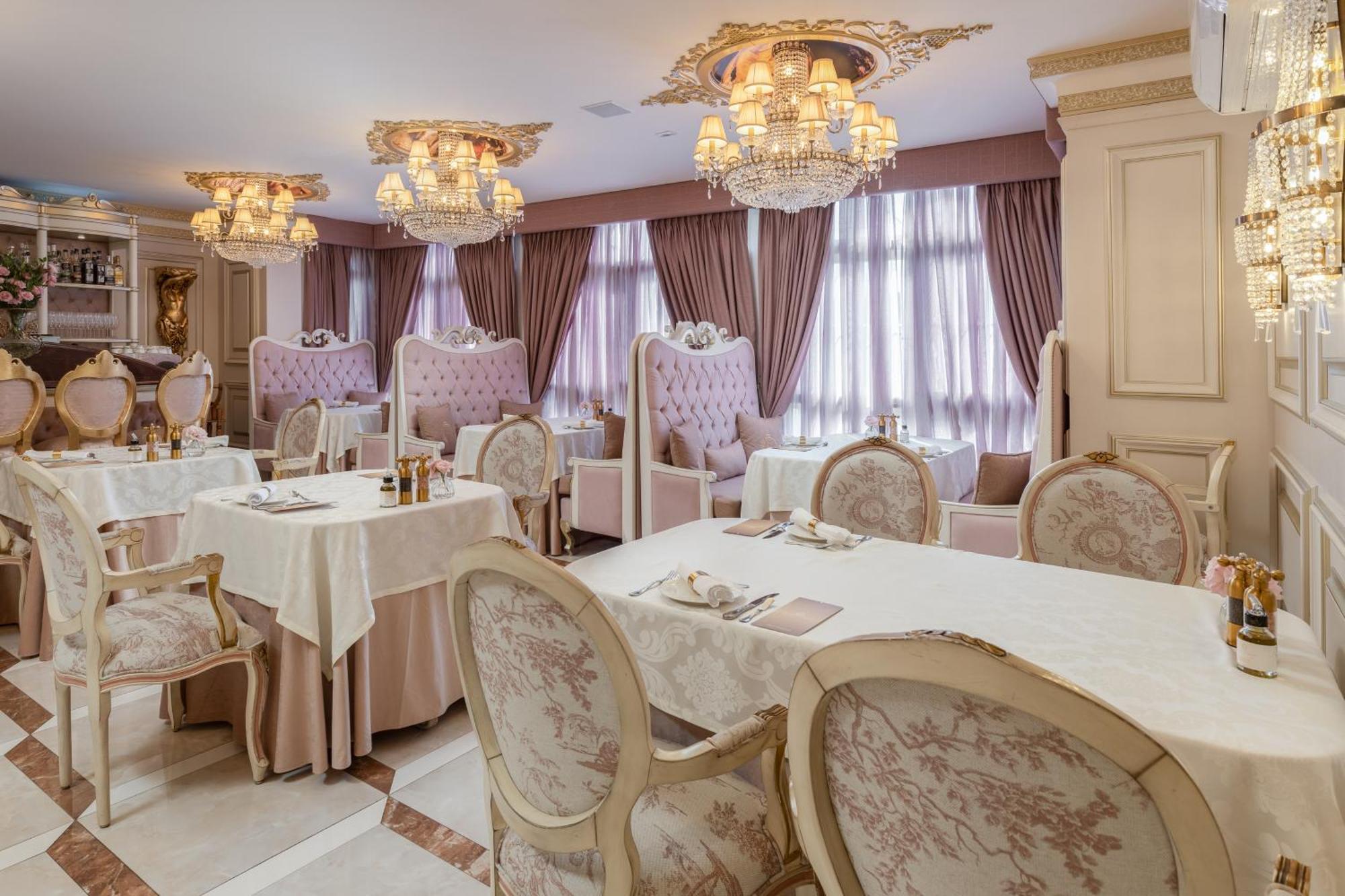 Hotel Colline De France 4*