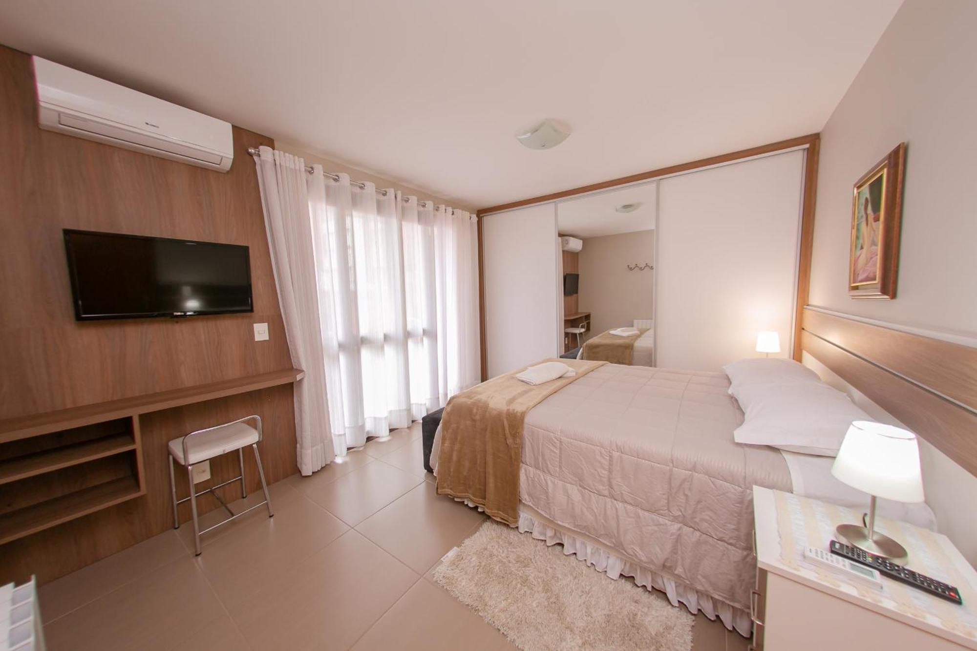 3 E 3 Vagas No Coracao De Apartamento Gramado