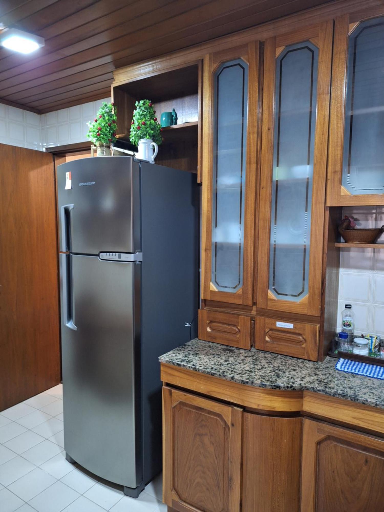 Apto 104 Apartamento *