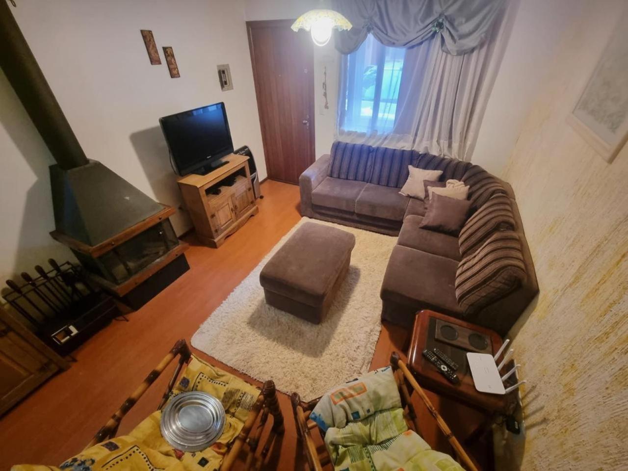Casa Com Lareira Em *