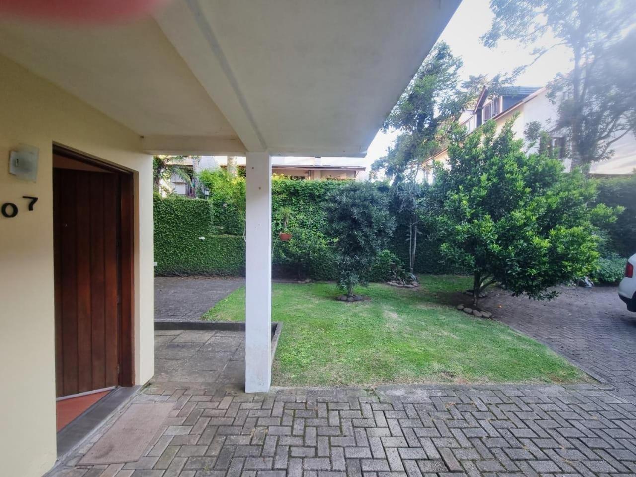 Casa Com Lareira Em *