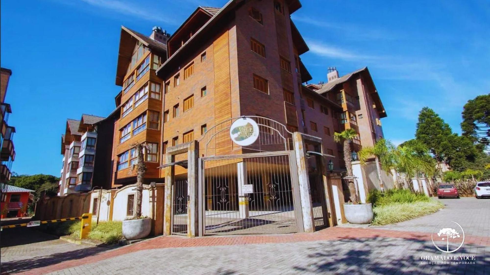 Apt Luxo 5 Suites Em Frente Rua Torta Apartamento *