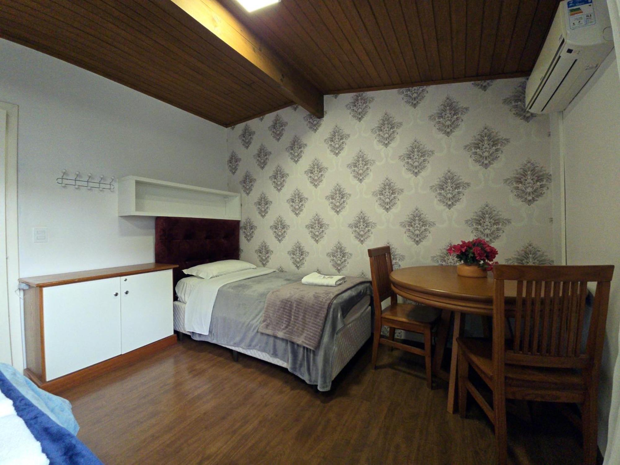 Montanhes 405 Apartamento