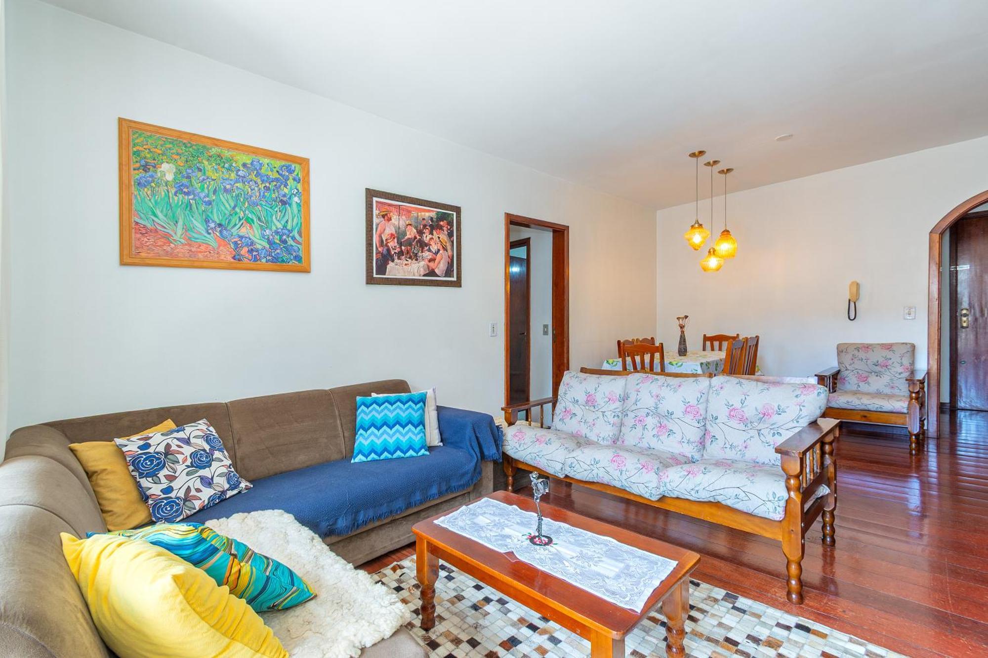 Apartamento 3 Quartos Perfeito Na Esquina Da Rua Coberta Gramado