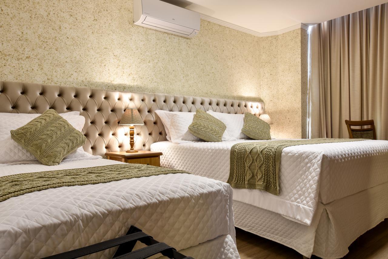 Micheline Tricot - Ao Lado Da Rua Coberta Hotel