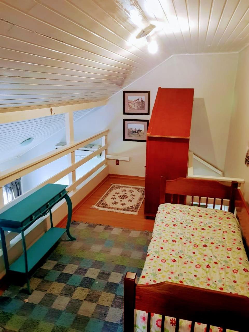 Duplex Elegante Dois Quartos Em Apartamento