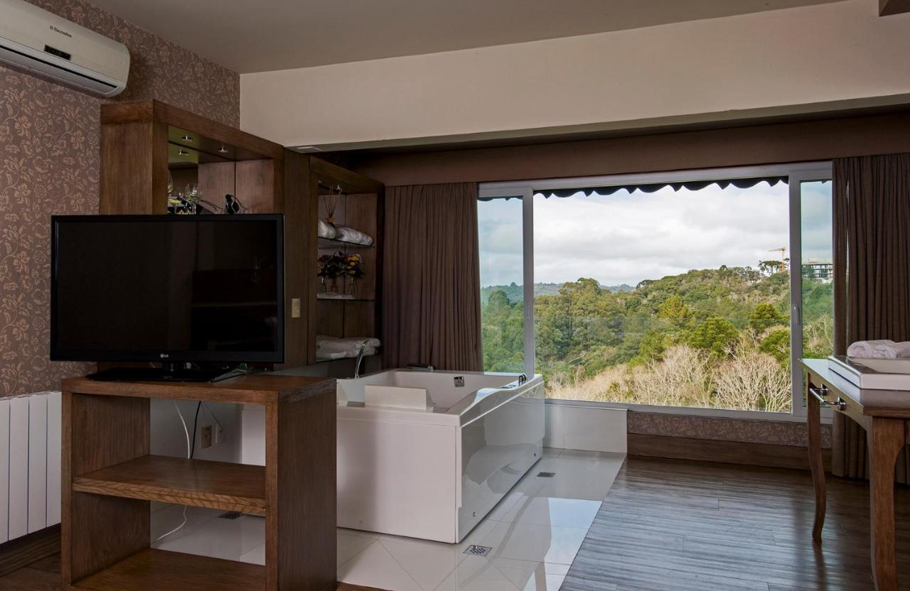 Hotel Bella & 4*