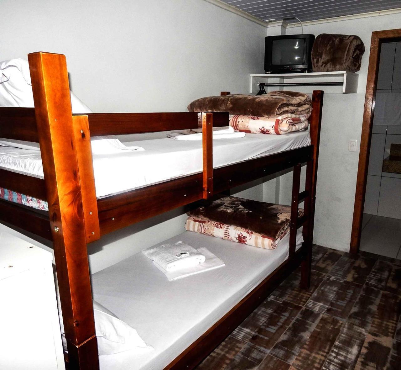 Casa de férias Gramado Suites Residence possui 5 quartos e 5 banheiros Gramado