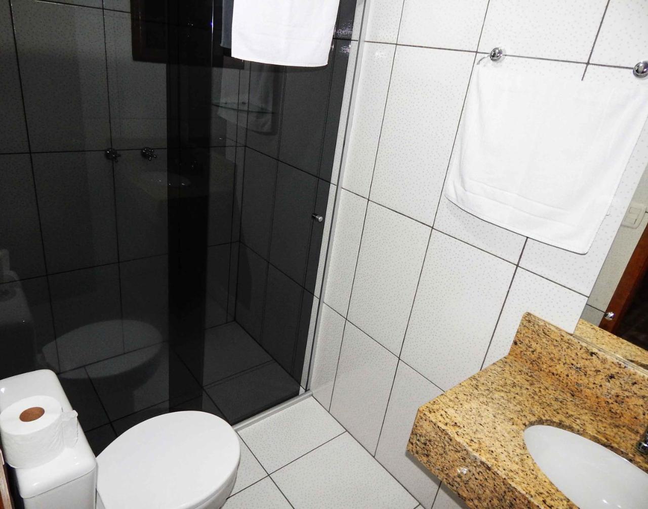 Gramado Suites Residence possui 5 quartos e 5 banheiros Casa de férias