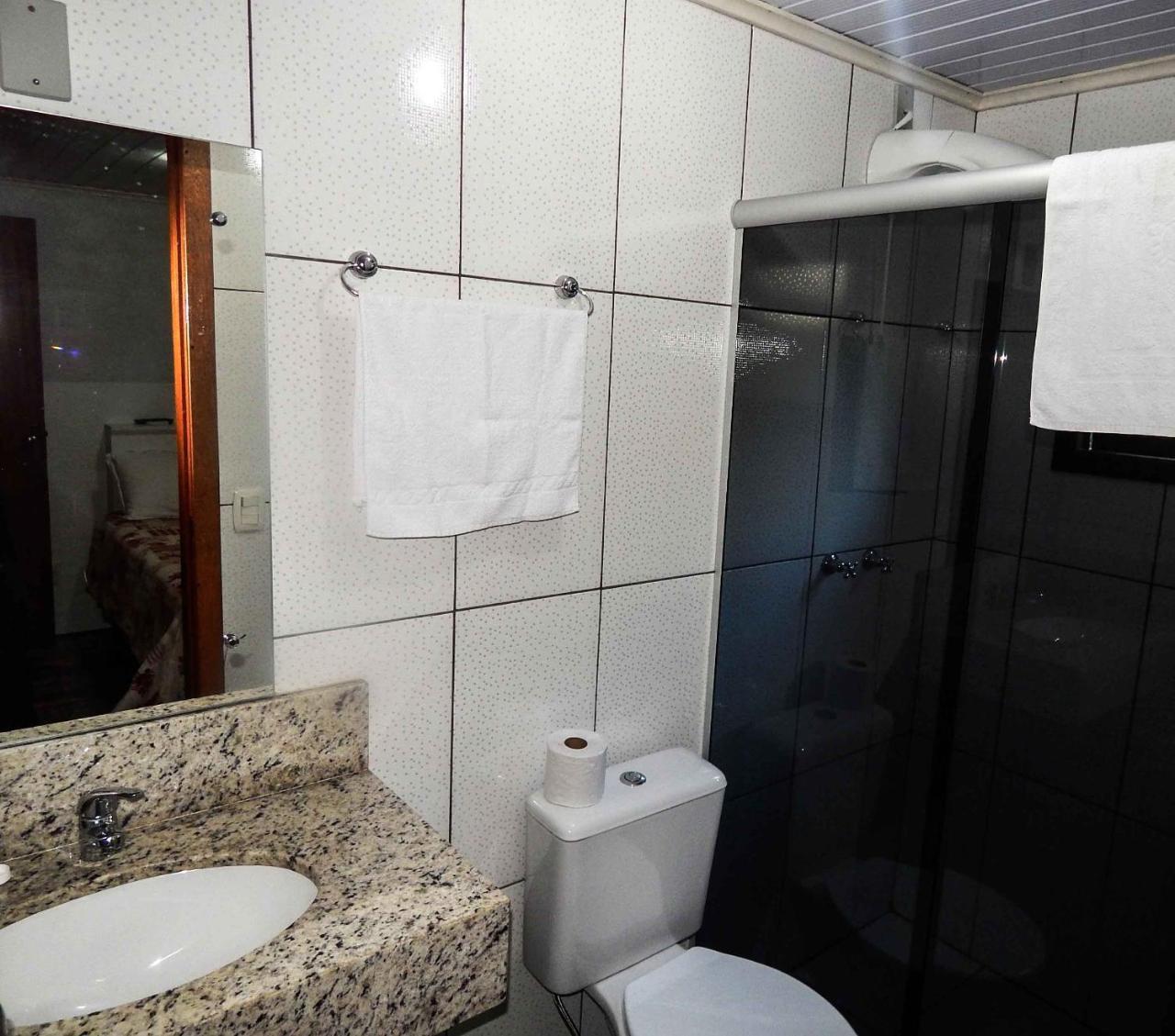 Casa de férias Gramado Suites Residence possui 5 quartos e 5 banheiros Gramado