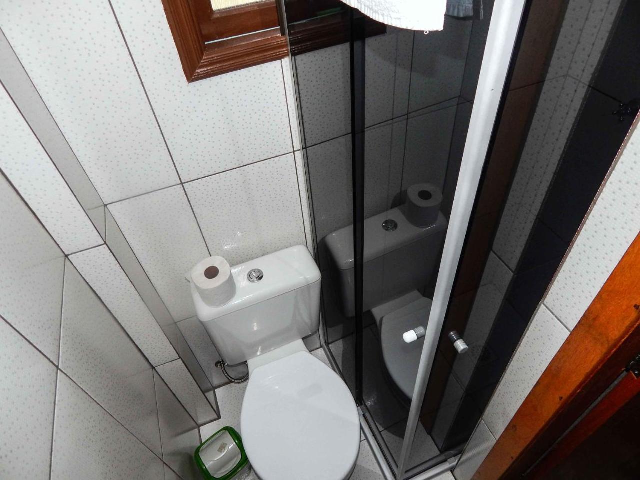 Gramado Suites Residence possui 5 quartos e 5 banheiros Casa de férias *