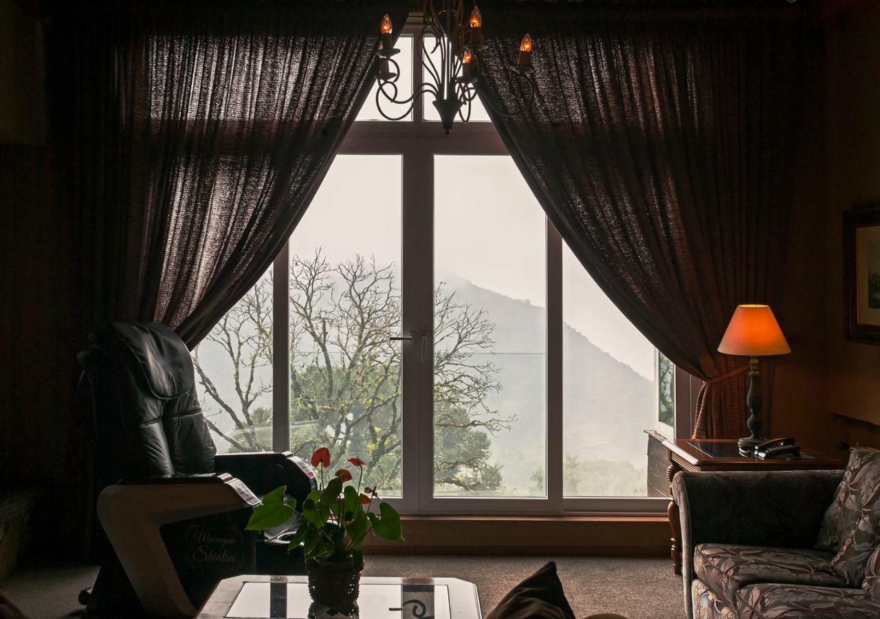 Hotel Bella &