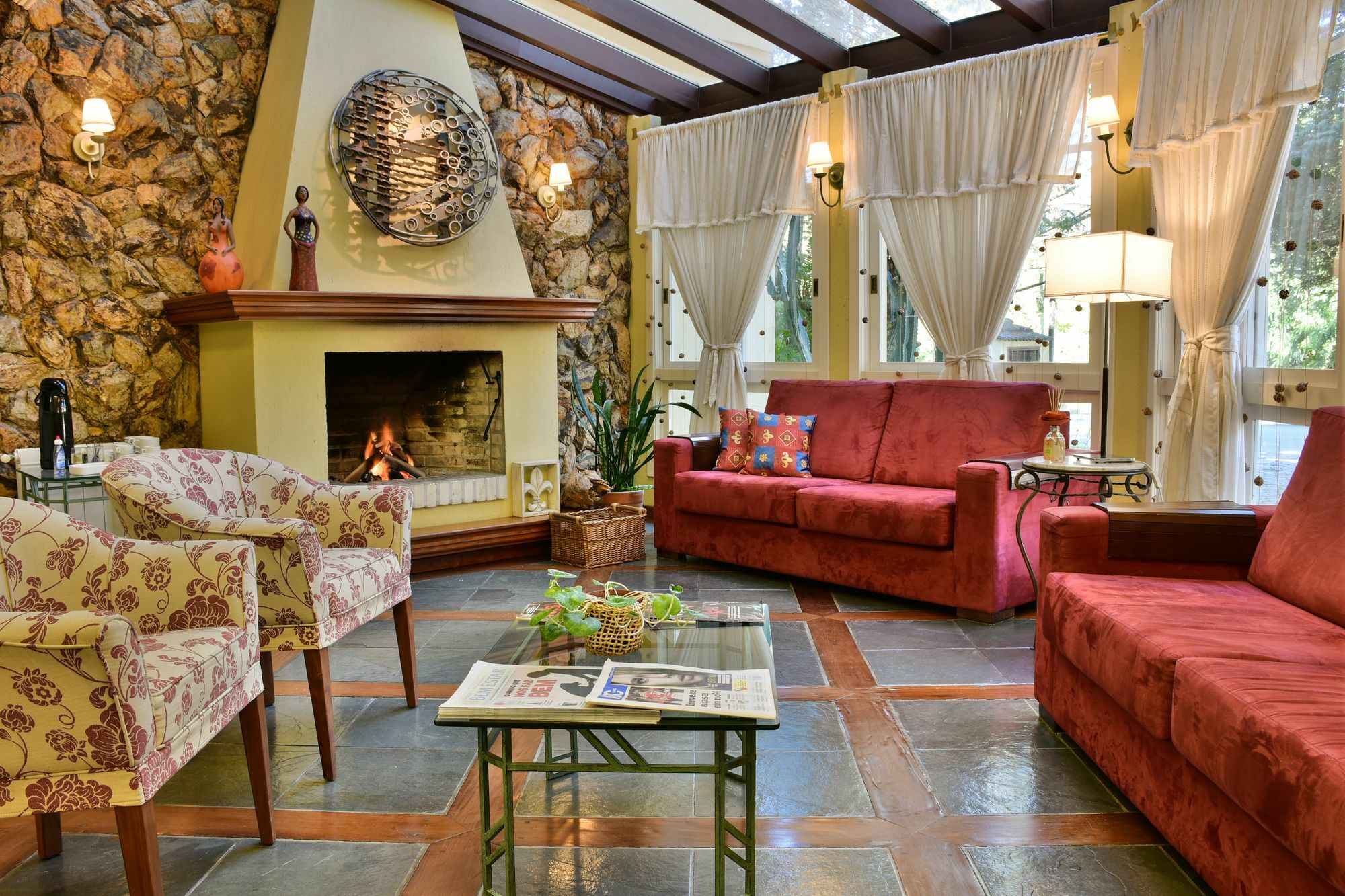 Le Chateau Hotel