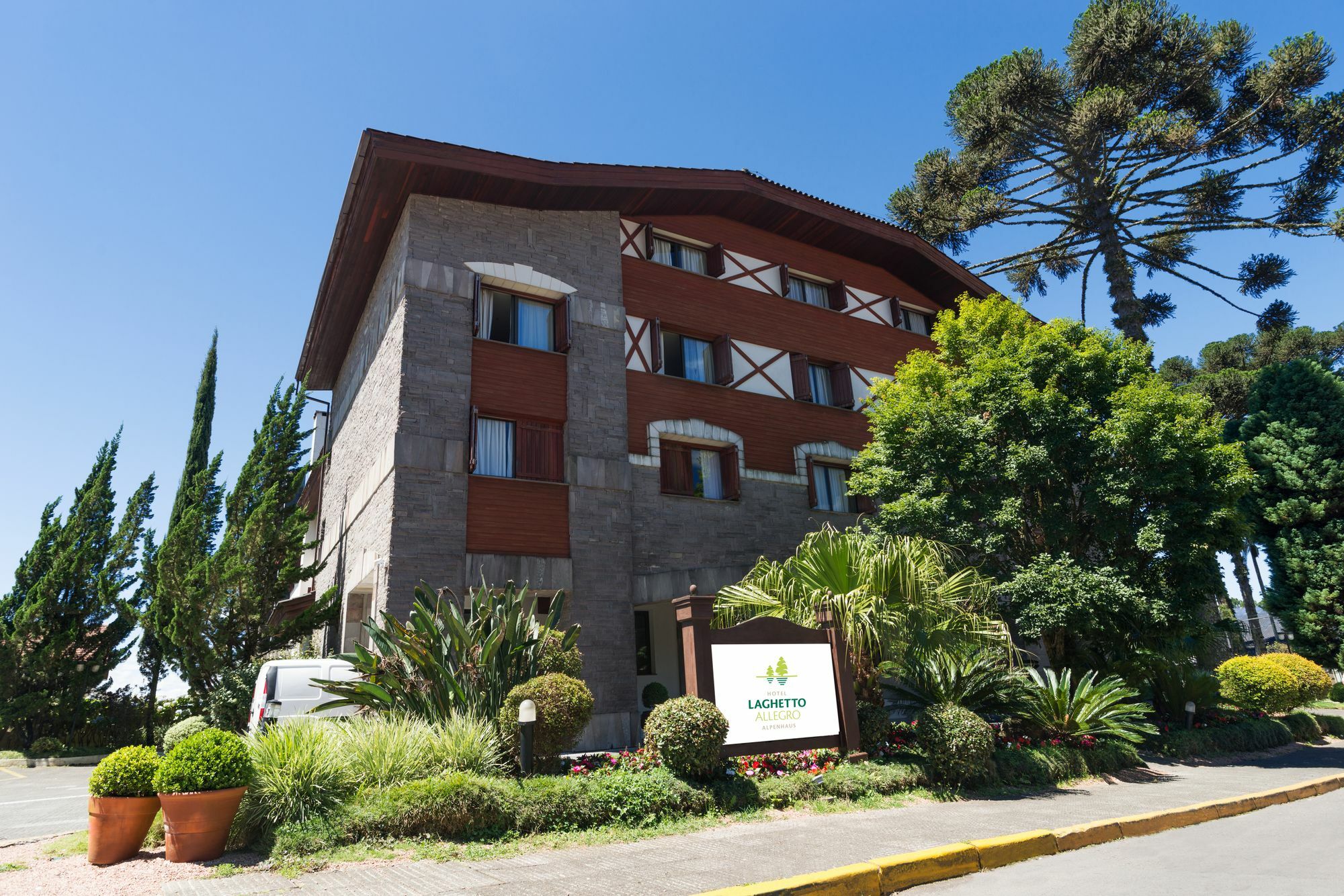 Hotel Sky Borges Alpenhaus -