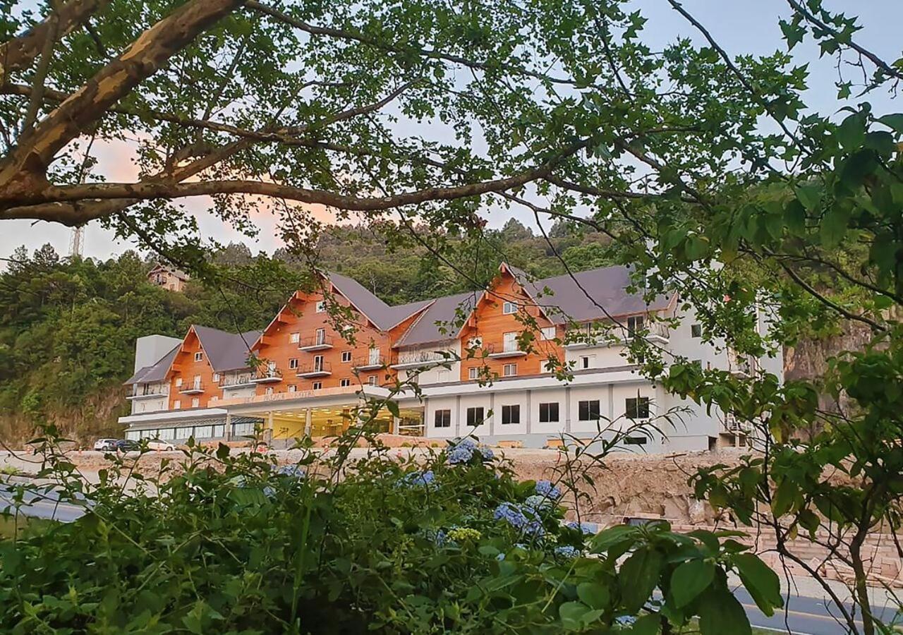 Sky Palace 3*