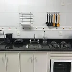 Cobertura com 2 suítes ao lado da Rua Coberta
