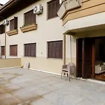 Apartamento amplo e aconchegante na Av das Hortências no centro de Gramado